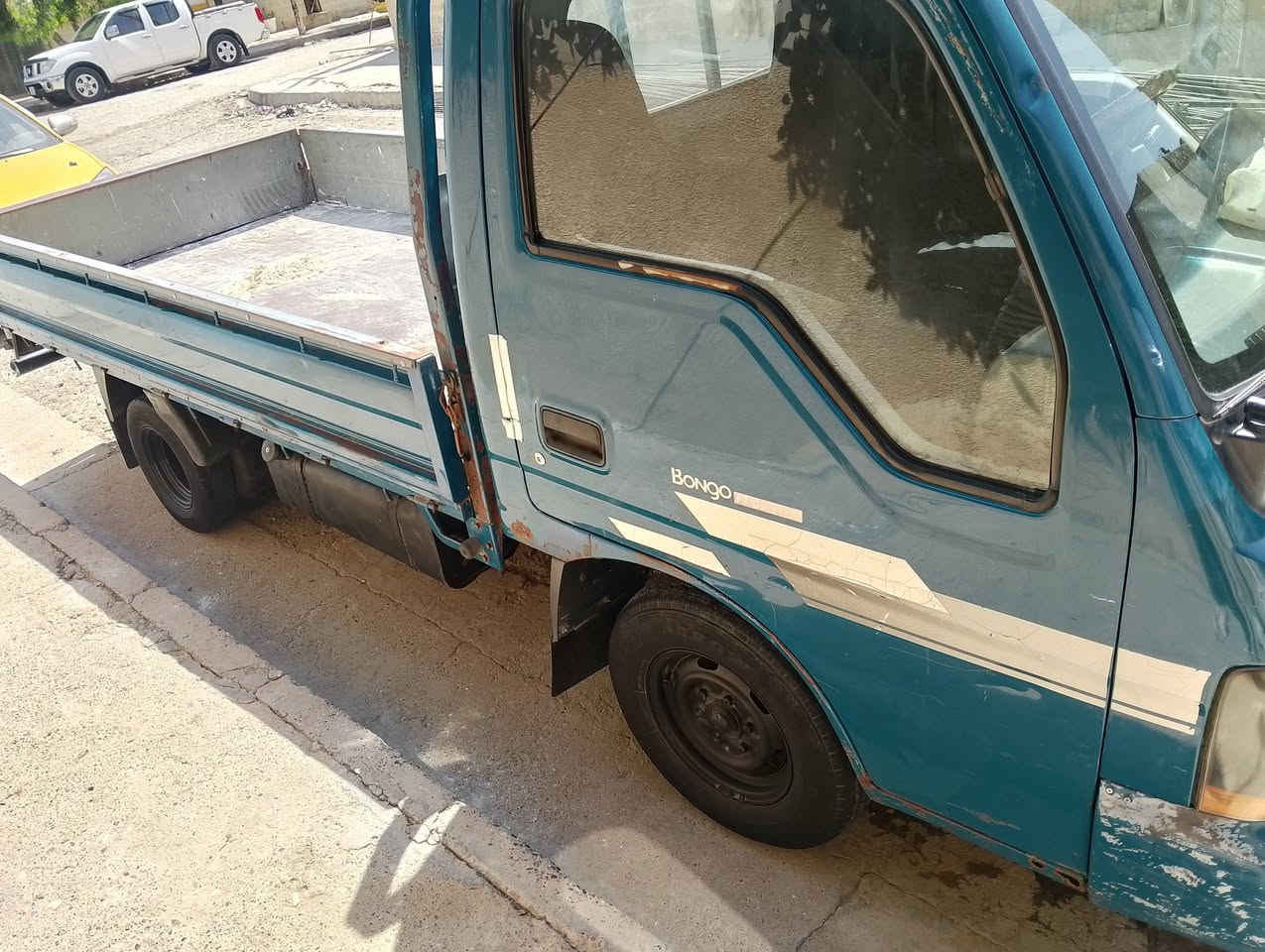 كيا بزون موديل 2001 تك قماره 
رقم نينوى دولي ابسمي شرط تحويل 
مكينه شرط لاصرف ولانفخ كير اكسن شرط 
شاصي شرط مامكصوص نضيف اي شي مابي 
سياره شرط قطره صبغ مابيها عل شركه
طخم تاير جديد باتري جديد طخمها كلو شرط 
حصه كاز بيها 
# السعر 78  
***********
***********
