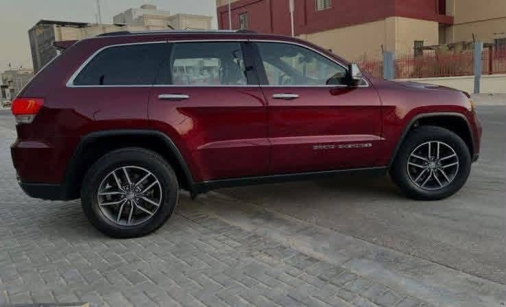 🚘 للبيع أو المراوس حسب القناعة 🔥

JEEP GRAND CHEROKEE LAREDO

🇺🇸 وارد أمريكي | موديل 2017

✨ المواصفات:
• سلايد فول
• بصمة تشغيل
• كشنات كهرباء
• رادار نقطة عمياء + تحديد مسار
• قطعتين تبريد
• لايت زينون عالي / ناصي
• شاشة + كامرة دوارة
• ماشية 70 ألف كم فقط
• تخم تاير جديد 🛞

🔹 رقم بغداد الجديد
🔹 هزّة وفحص جديد
🔹 البيع بسمي
🔹 حادثة بيدن سطحي
🔹 السيارة بحالة جيدة وجاهزة للاستخدام

📍 مكان السيارة: بعقوبة – ديالى

📞 للاستفسار والتواصل:
***********

🔥 للجادين فقط، البيع أو المراوس حسب القناعة.
