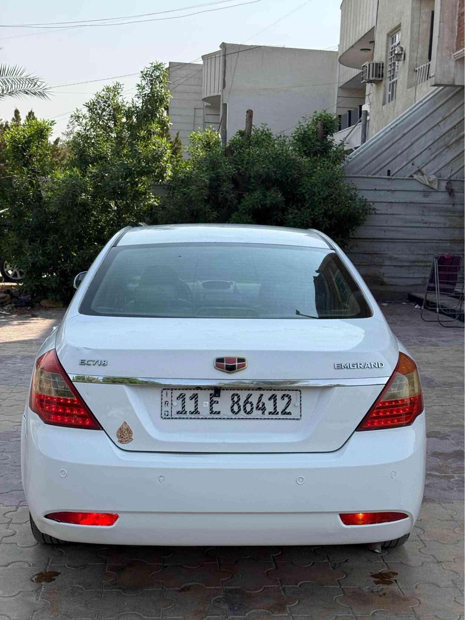 جيلي امكراند c7 موديل ١٣ رقم بغداد إنكليزي رقم وهزة وسنوية جدد باسمي سياره بلاديه مكفوله فقط كد شبر بالجاملغ الأمامي محرك كير بلاديات مكفولات تبريد ثلج تايرات جدد  حداديه جاهزة مكانها بغداد حي الجهاد السعر ٥١$ 
رقم الهاتف *********** بغداد, العراق
