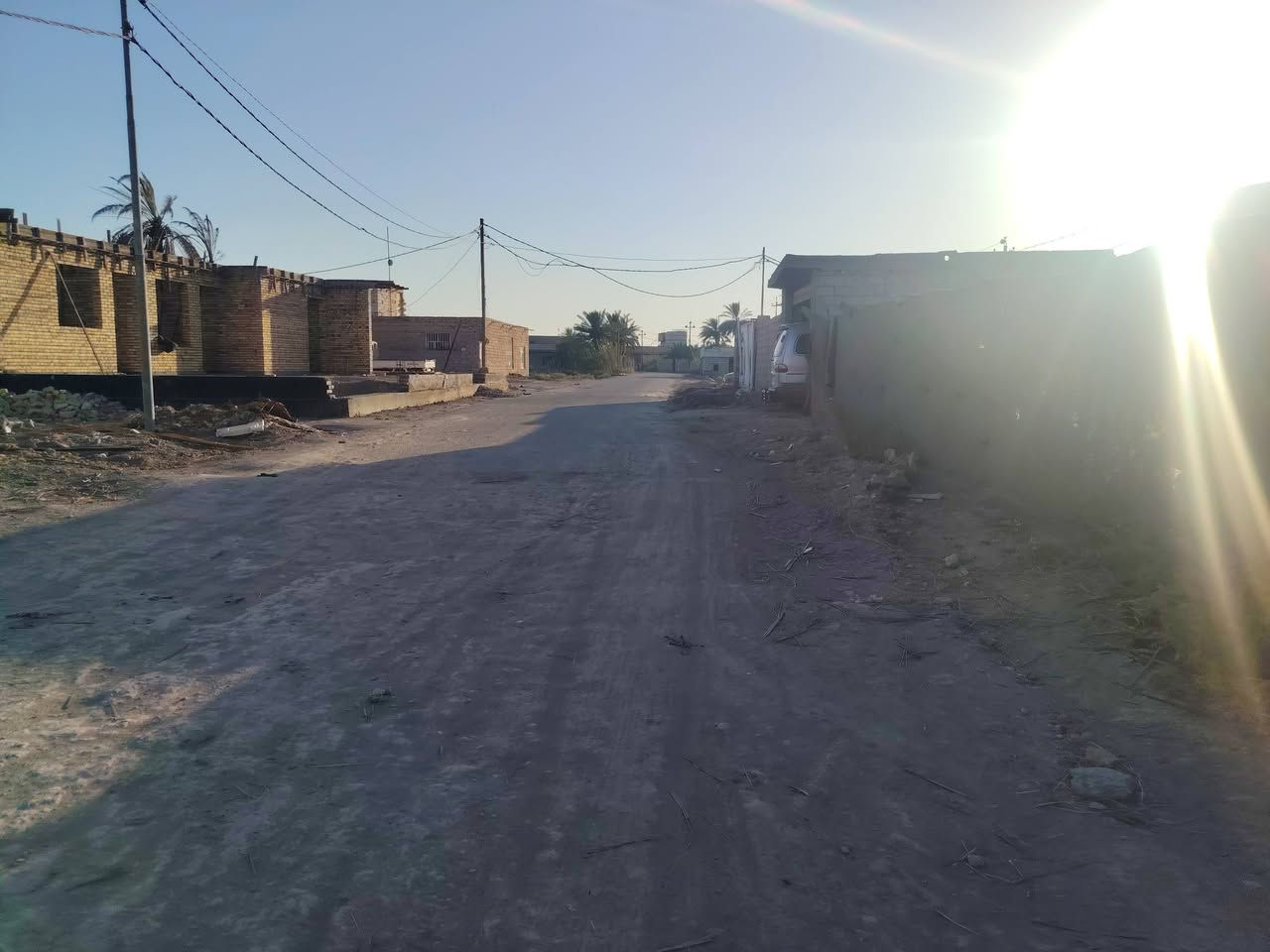 سلام عليكم عرصه للبيع المساحه 600متر عله طريق السنيه الدوانيه جهت الزوار تبعد عن شارع العام 300 متر  تبليط وجه عل تبليط 18 متر ونزال 33متر خدمات  كامله مولد شارع كهرباء يم عمود 706 للتواصل ***********
