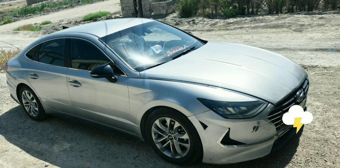 بيع او للمراوس 
سوناته 21 معوقين مثنى بعدله 5اشهر وتصير حره رقم انكليزي
بيهه رش صبغ بنيد وبابين خلفي سايق بدون ضرر عابر
مكينته 2500 المرغوب
لونه سلفري
تخم تاير جديد
تبريد
حدادية
كير مكينته جاهزه للاخير
مكان السماوة متواجد خاص او استفسار اتصال ***********

