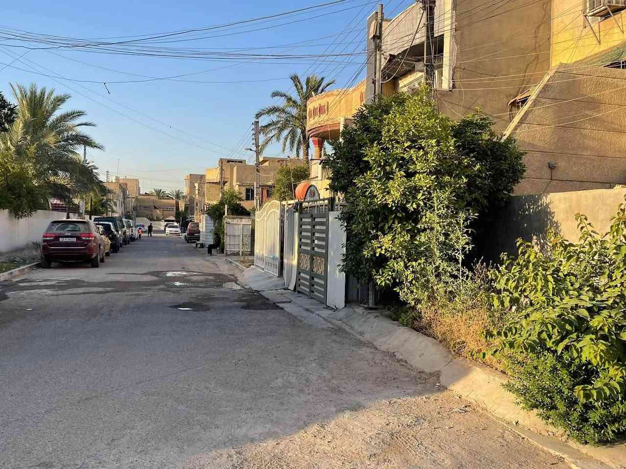 #للبيع
📍موقع العقار : حي العامل محله 805

مقابيل مدرسه ذو الفقار

📐 المساحه : 200 متر 

▫️واجه : 10 

▫️نزال : 20

⚪️ محتويات : 4 غرف نوم خدمات عدد 2  حديقه وكراج سياره 

بناء حديث وموقع هادئ ومرغوب 

 

لمعرفت تفاصيل اكثر للأتصال 📞

***********

( اتصال او واتساب

📍موقع العقار 🔚 حي العامل
