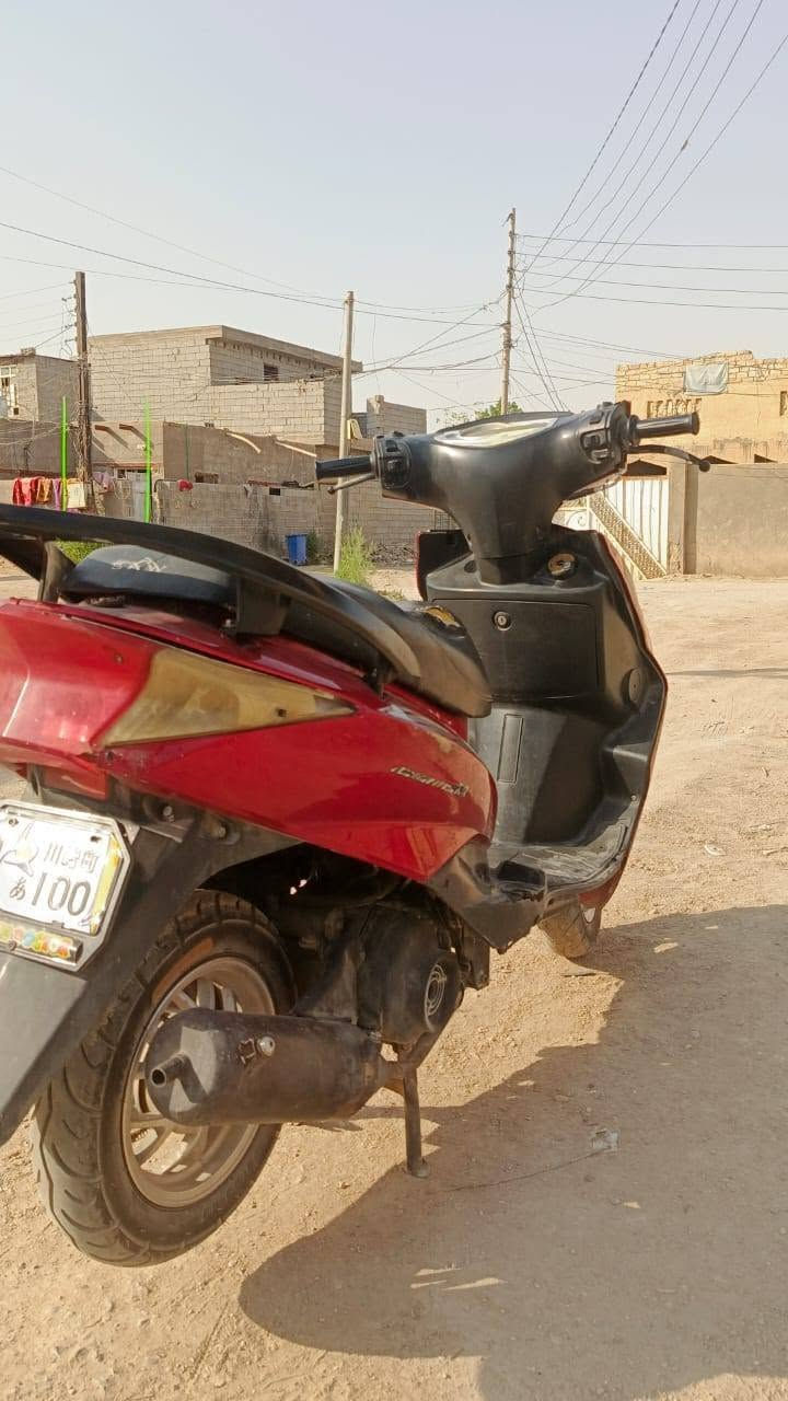 دراجة سكنس مكينة ياباني مال ماكس مامفتوحة الدراجة نكرة شلعة ومعدل كلها شغالة كهربائيات اشاير لايت سلف الدراجة خير من الله قفل ستيرن وقفل جنطة بريك امامي وخلفي لاتنقيص لاتبخير السعر 300 مكاني كربلاء ***********
