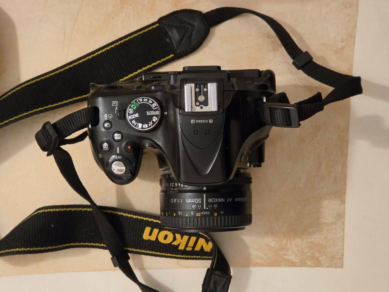 إسلام عليكم يوجد مراوس اب موطور او بيع 
​📸 كاميرا Nikon D5200 للبيع (مستعملة)
​للبيع كاميرا Nikon D5200 احترافية بنظافة ممتازة وجاهزة للاستخدام، مثالية للمبتدئين ولصناع المحتوى وهواة التصوير الفوتوغرافي.
​مواصفات ومميزات الكاميرا:
​دقة التصوير: 24.1 ميجابكسل لدقة صور عالية وتفاصيل واضحة.
​الشاشة: شاشة متحرّكة (متحركة الزوايا) لتسهيل التصوير من زوايا مختلفة وسيلفي.
​الفيديو: تصوير فيديو بدقة Full HD.
​التركيز: نظام تركيز تلقائي ذكي بـ 39 نقطة لتثبيت اللقطات السريعة.
​الملحقات المرفقة:
​العدسة الأساسية (18-55mm).
​البطارية الأصلية مع الشاحن.
​حزام الرقبة الأصلي.
​حقيبة حماية / كارت ذاكرة 
​السعر: [350الف ] اوبيه مجال 

للإتصال والتواصل: [هاتف ***********
