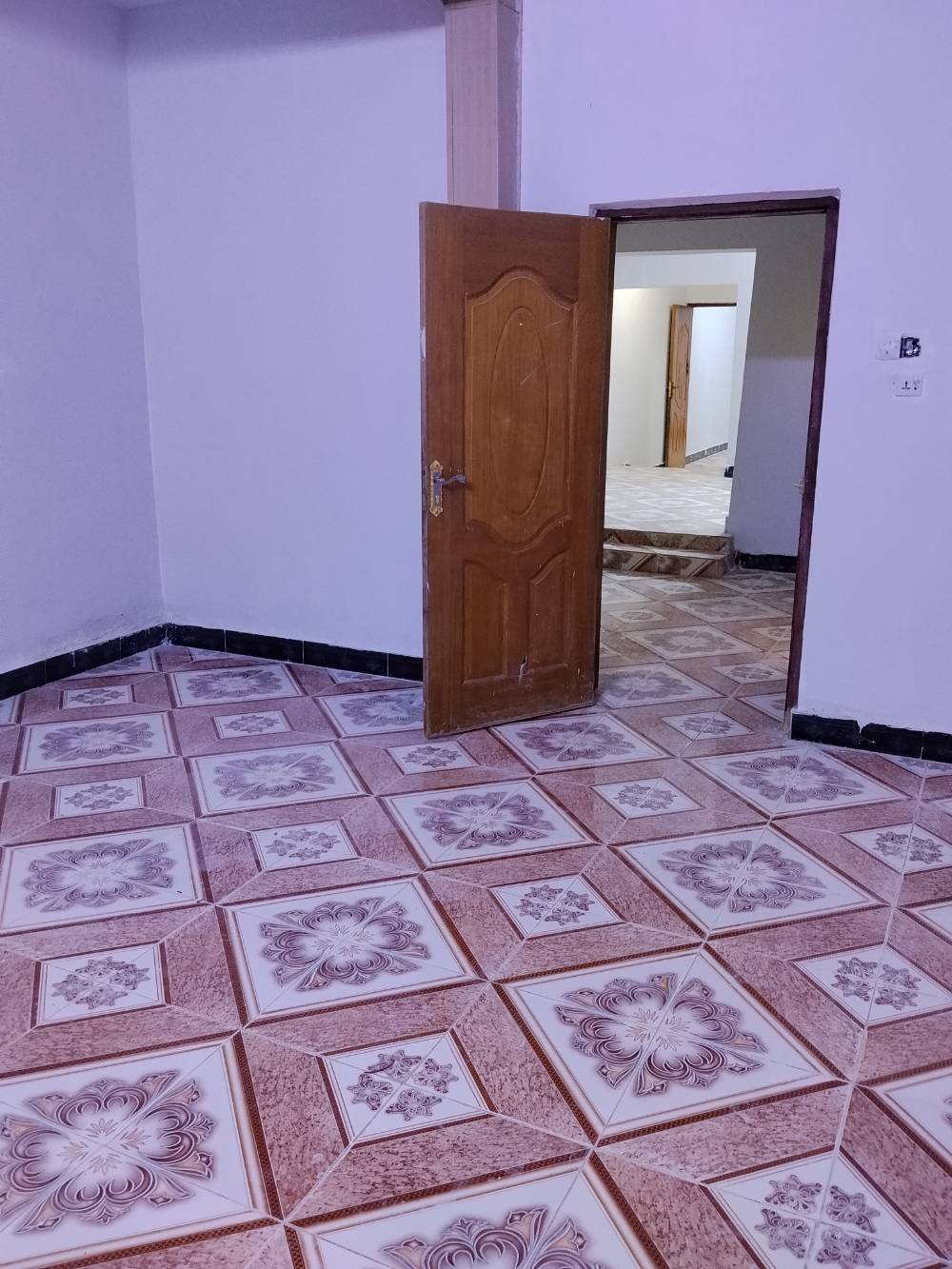بيت طابقين • القبلة حي الجامعة • فارغ