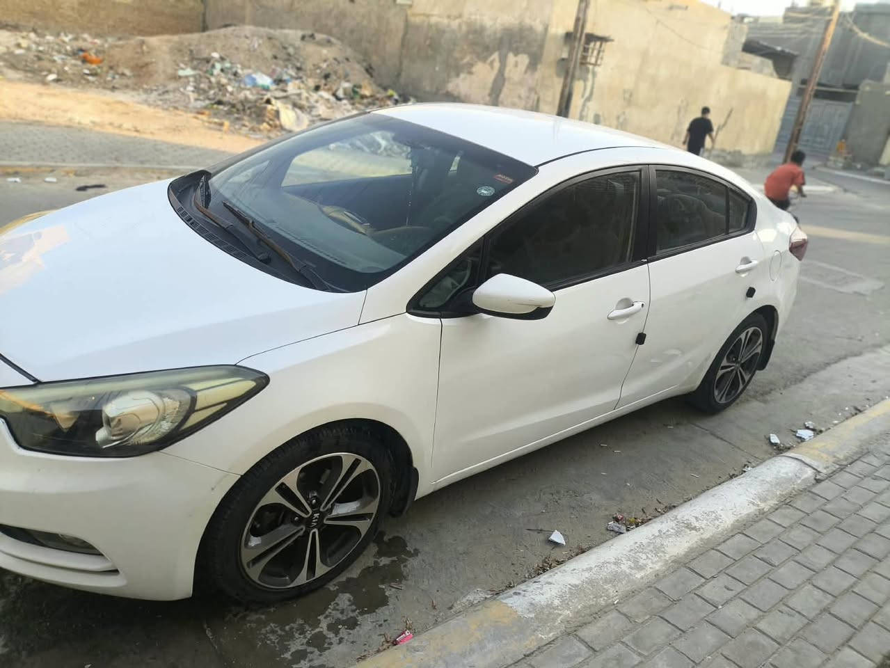 سلام عليكم اخوان كيه سراتوا البيع المكان كربلاء 
مكينه كير كفاله 16 حداديه جديه سياره جاهزه
رقم اربيل انكليزي سنويه 28 وكاله بسمي سعر 97بيهامجال
بيع مستعجل سياره مال جنيان تايرات جدد 
*********** بيها رش جامق وباب
