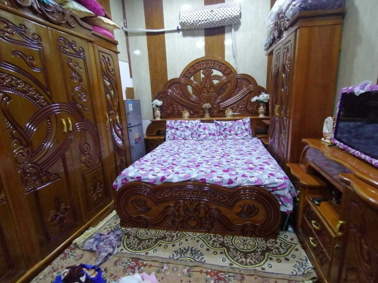 للبيع غرفه تزكام مسوينه ب 4 ملاين ونص الغرفه خشب صاج داخل وخارج  غرفه ضخمه جبيره  كلش  وجديده كلش  سعره مليون وربع بيه مجال  مكانه سوك الشيوخ
