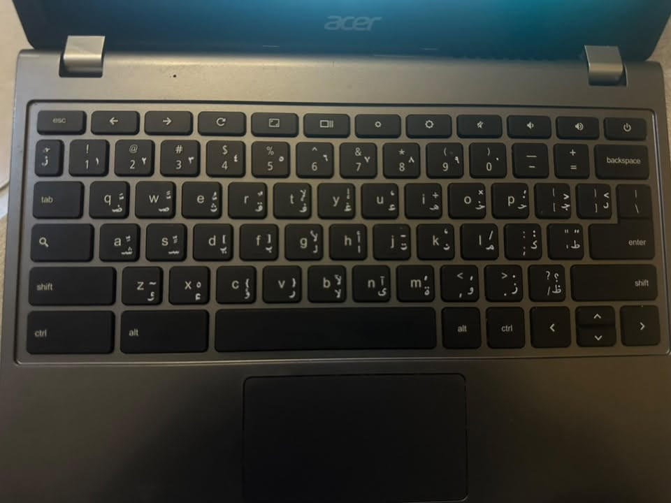 لابتوب Acer Chromebook للبيع💻
جهاز عملي وممتاز للاستخدام اليومي، الدراسة، التصفح، والأعمال المكتبية الخفيفة.
المواصفات والتفاصيل:
 الماركة: Acer (Chromebook C740)
 الموديل: C740-C4PE

 نظام التشغيل: Chrome OS (سريع وسهل الاستخدام)
 الحالة: بحالة جيدة وشغّال تماماً، مستخدم شهر تقريباً 
الملحقات: اللابتوب مع الشاحن
المهتم التواصل على الرقم: ***********
