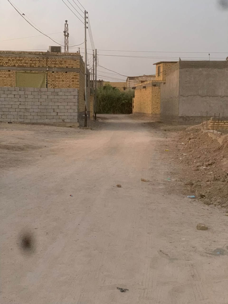 سوق الشيوخ حي الجوادين • ٢٠٠م • ماء وكهرباء