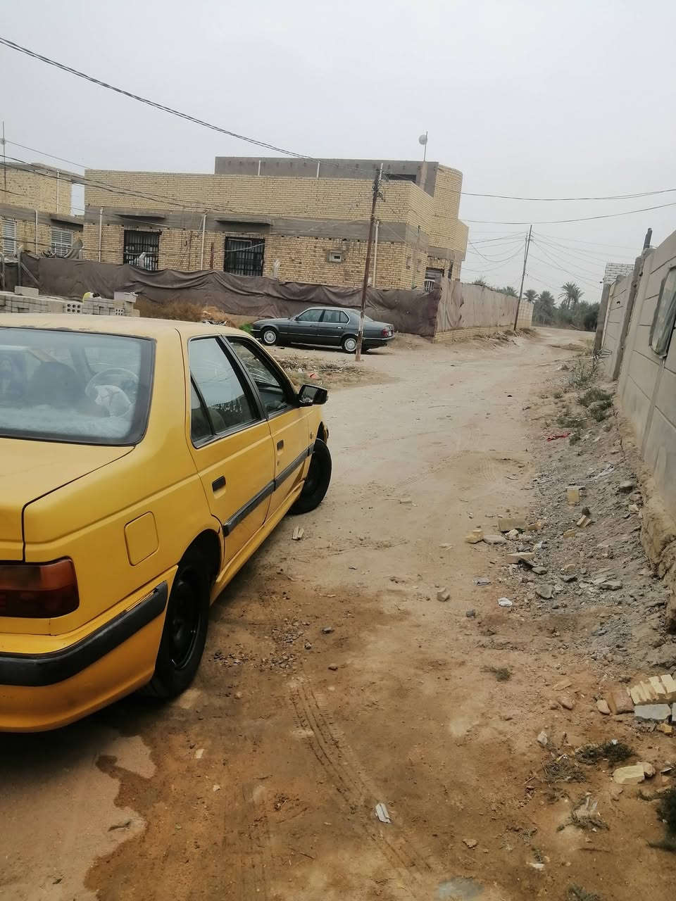 سلام عليكم بارص ١٥
السياره كير مكينه كفاله لاتنقيص ولاتبخير
جواه تخم تاير وحداديته 80% تدفئه تبريد كله شغاله
كرهبائيات كله شغاله خط بحث سنويه كله مصفره
سنويته لل٢٧ بسمي ورقمه قادسيه اداورلك ثاني يوم
جواه تخم تاير صار شهر من شادهن السعر ٤٠ وقابله للتفاوظ السياره بيه جاملغ خلفي مصللح نفسه وكشره شويه عوزه ترتيب نصبه ودواخل حلوه.. مكاني دوانيه دغاره ***********. ***********
