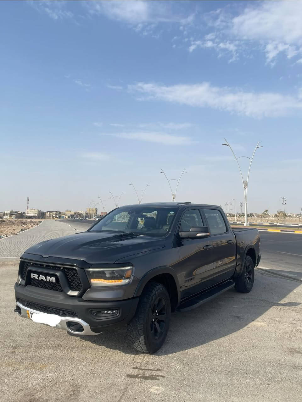 السلام عليكم الطيبين
RAM REBEL 2022 
رقم أربيل الجديد 
فوووول 
بدون تبديل بدون ايرباك بدون حادث 
تخريب فقط
V8 ايتورك
عندك مراوس ترهم و نقد
سعر مناسب رجاءً الشراي يتصل او وتساب 
عنواني البصرة
***********
