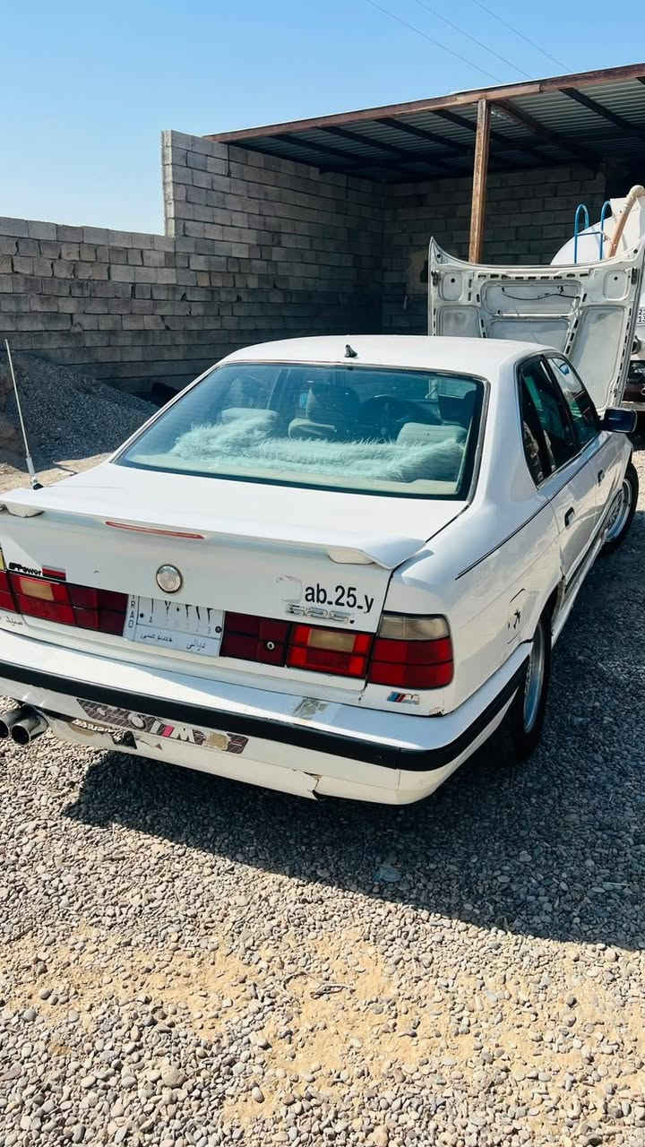 بي إم 525 • ١٩٩١ • كلاسيك