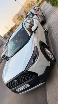 كورلا كروس 2025 فول مواصفات مكينة 2000 هايبرد ✅كفالة عامة ام الرادار  ...