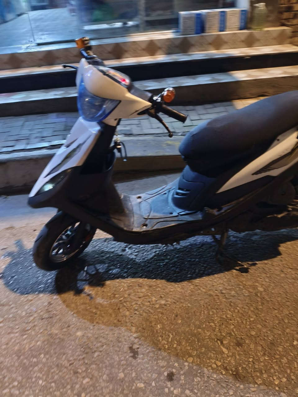 دراجه ماكس عدله للبيع دراجه رمبه صارله شهرين ونص من طالعه من لمعرض دراجه نضيفه تخبل مكينه بلاد مامفتوحه وبيه تعديل بسيط فقط
عقل رياضي
ويل عكرب +تاير جيلاتين
عقل رياضي+ صالنصه fm 
 الاستفسار:  *********** فقط وتساب
