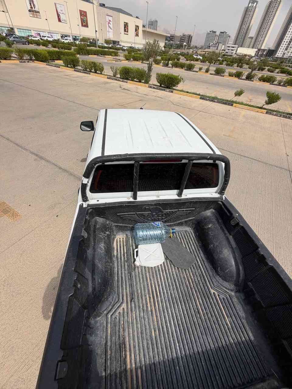 شوفرليت/ كولارادو مۆدیل ٢٠١٤ ئۆتۆماتیک رەنگ سپی 
کامل بۆیاخە سەیارە بی سەرەتایە و هیجی نیە کۆدی بۆ کراوە سبەی بیکە بە ناو خۆتەوە 46 مجال لە سلیمانئم  بس فرۆشتن گێر و مەکینەی گۆڕاوە بە بەطه دەعم لی دراوی نیە
***********
*********** السليمانية, العراق
