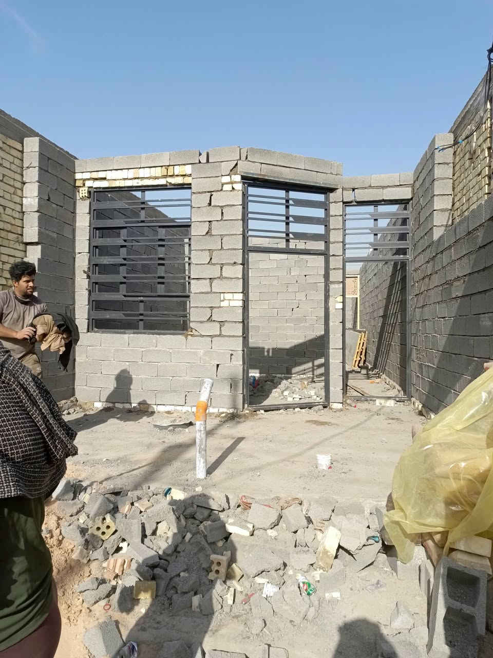 سلام عليكم خلفه بناء متفرغ حالين ناخذ ترميم وتسليم مفتاح ***********
