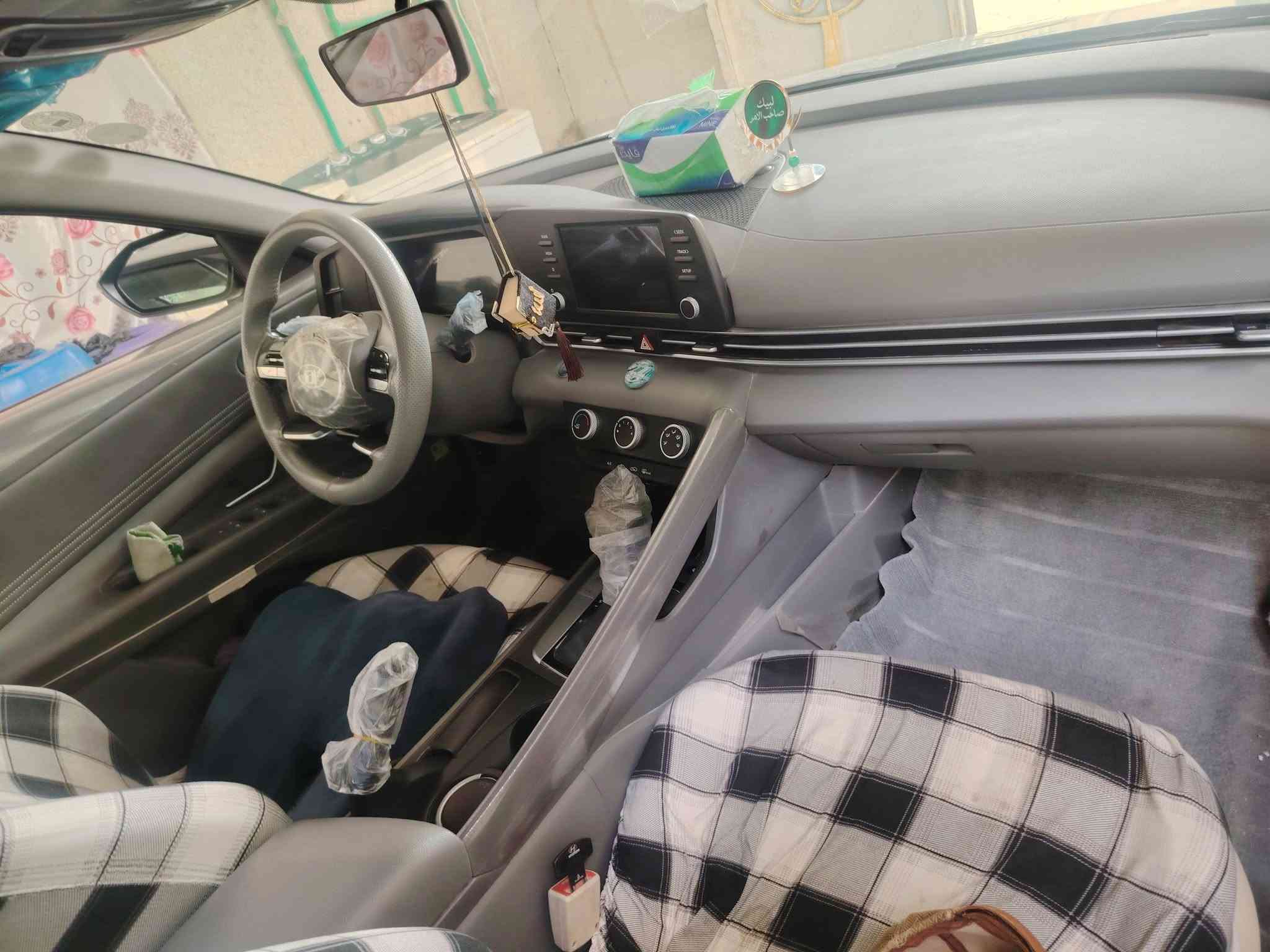 سلام عليكم النترا ٢٤ خليجي كفاله رقم أربيل بسم شركه فول مواصفات محرك ٢٠٠٠ ماشيه ٧٥بيه بس رصعه موظحه بصوره سعره ١٧٥ الاتصال على الرقم ***********
