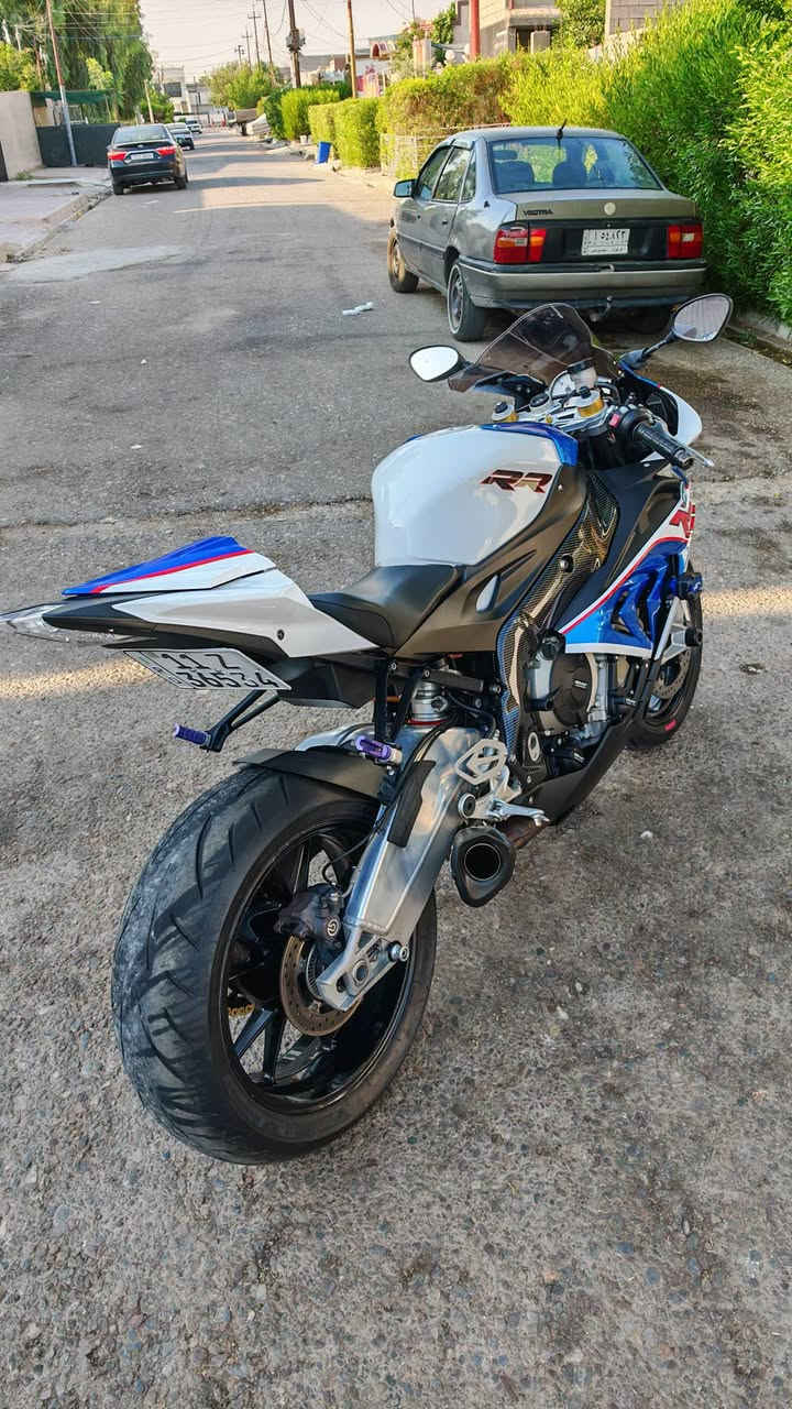 للبيع bmw s1000rr 2016 وارد امريكي محرك كير مكفول ماشيه الف35  رقم بغداد بسمي تحويل ثاني يوم مكان كركوك وتساب ***********
