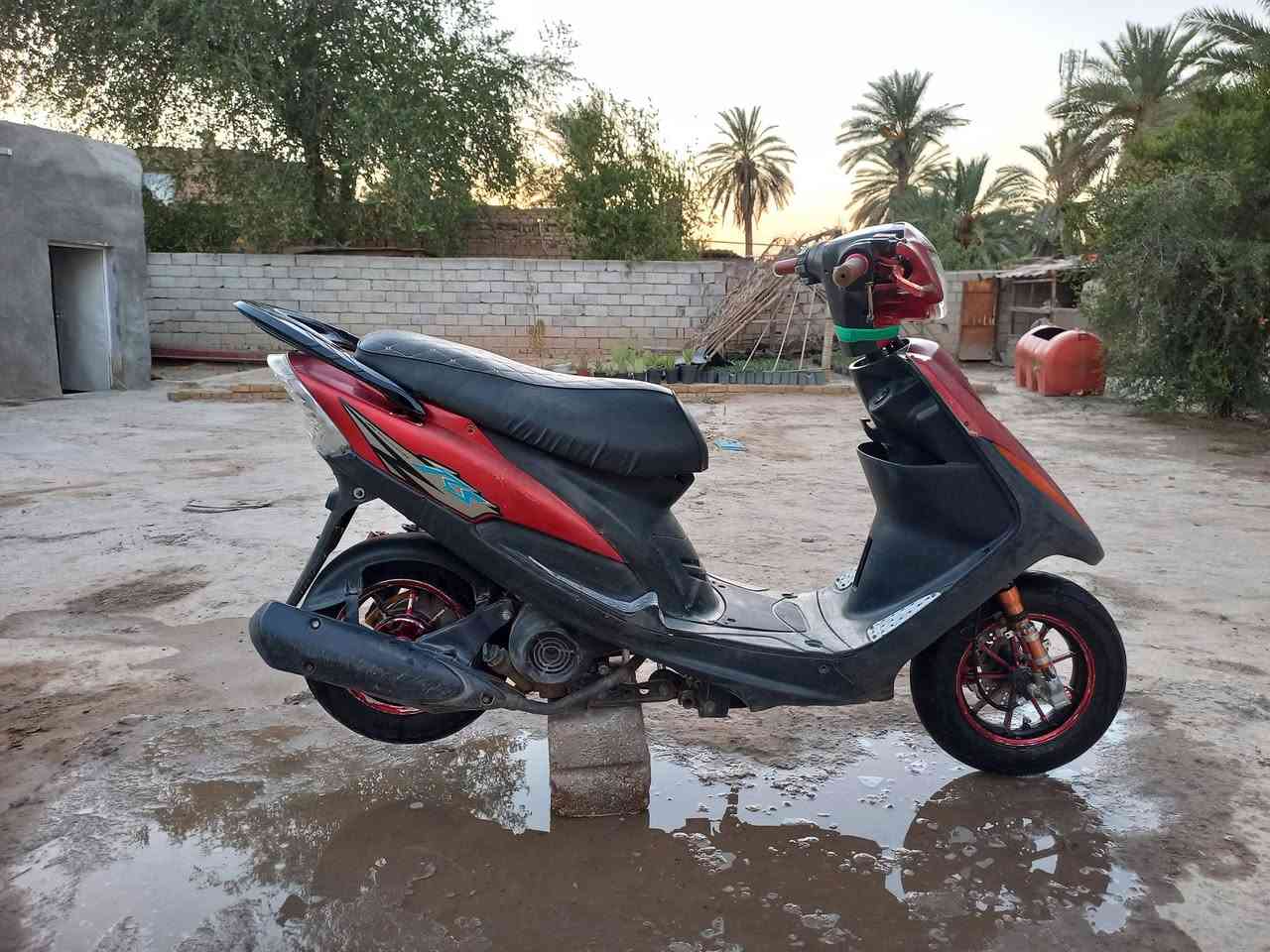 السلام عليكم دراجه ماكس عدله للبيع مزوده بوشه 55 بدل بها ولف ولاستيك مفتوحه مره واحده مكان ديوانيه قضاء السنيه كهربائيات شغاله كلها حوسه بس باتري تشتغل هندر 
وسعر 400 وبيها مجال
***********

