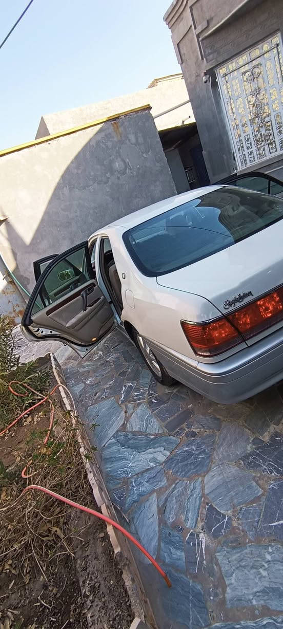 سلام عليكم ملكه مديل 2001اصل رقم بصره نكليزي بسمي سنويه31هزه جديده تخم تاير حداديه مكينه وكير3000فيفتي كله جديد شرط تبريد كهرباياته كله شغاله ويل جديد سياره شرط مال جناي مكفوله كص ونقل سياره مستمه      ولباقي كله جديد شاده من طول لطول  سعر 110وبي مجال حك جايه مكاني البصره قضاء القرنه بني منصور رقم تلفون ‏‪***********
