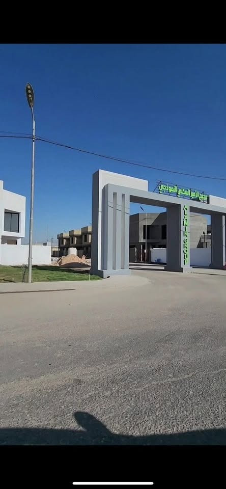 قطعه للبيع في مجمع الامير السكني في الطهمازيه قرب تقاطع شريفه بنت الحسن
المساحه 200 متر 
السعر45 وبيها مجال قليل 
للتواصل ***********

وتوجد قطعه 100 متر للبيع 
السعر 20
