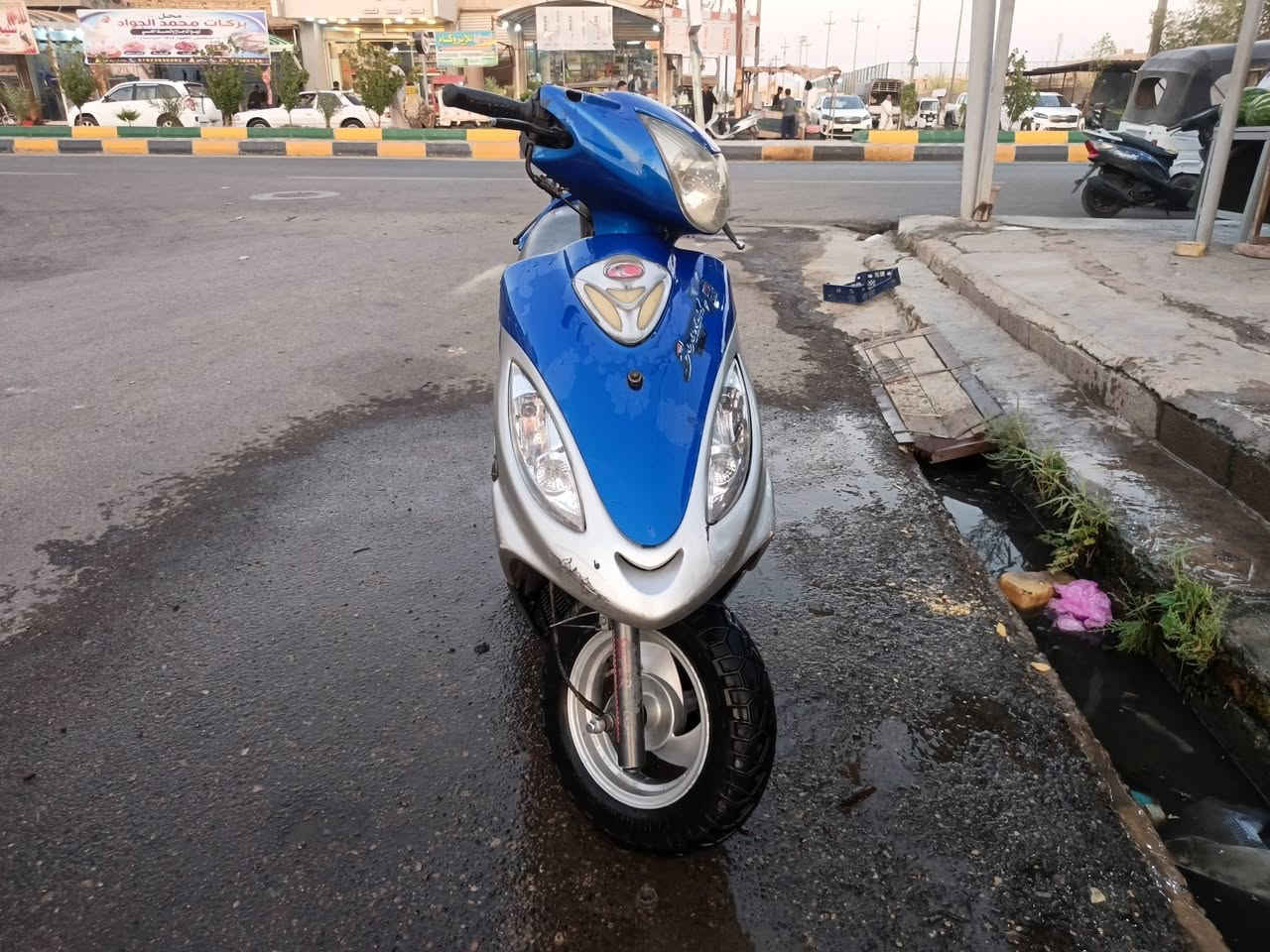 سلام عليكم
رفاعي
دراجه كامكو موديل 14 كايمه سعر 350 وبيه مجال 
***********
