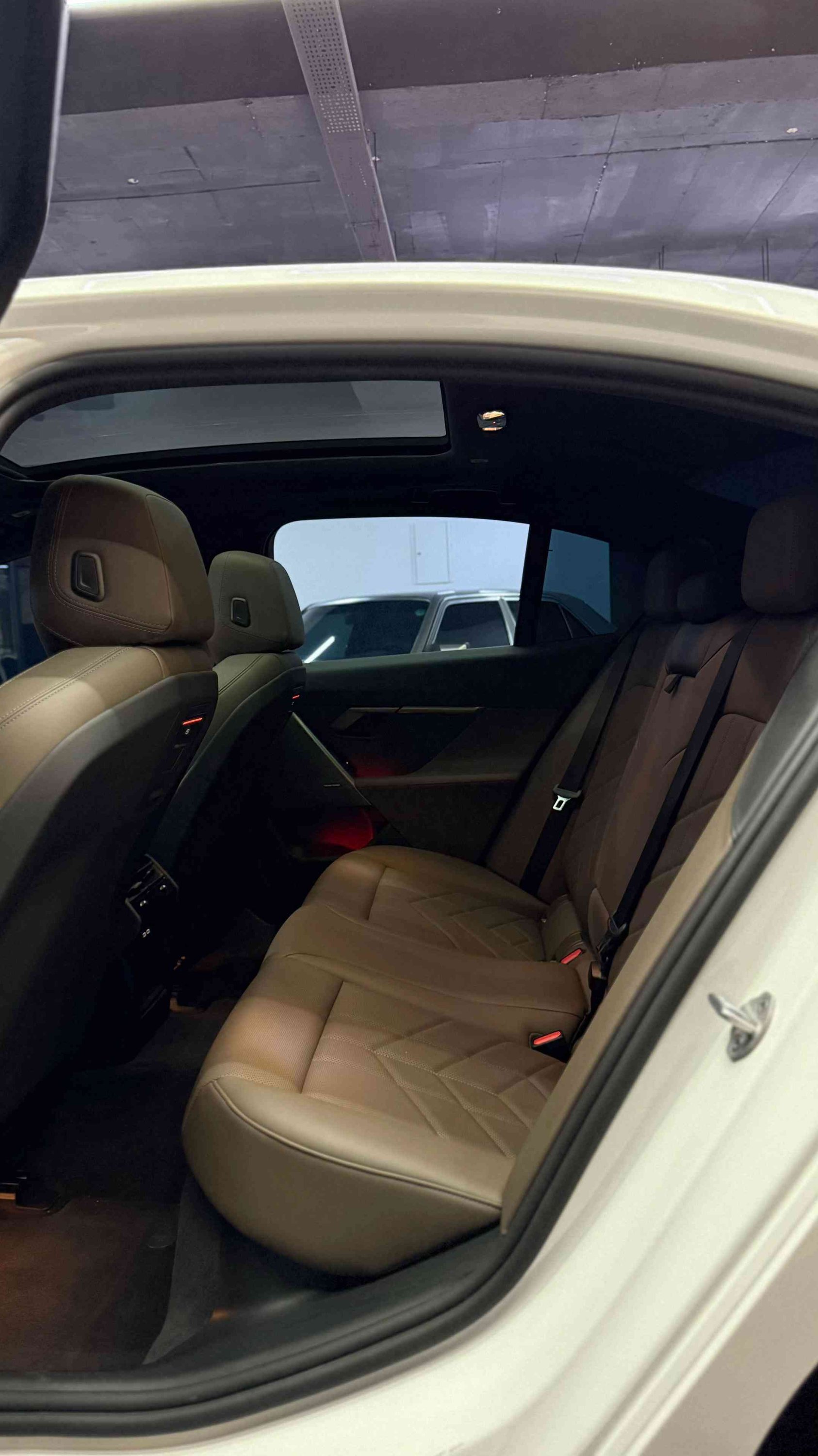 Bmw-530i Full option M-pro Clean title 2026 White & brown  Black edetion  16.000mil Call for price: *********** ***********

