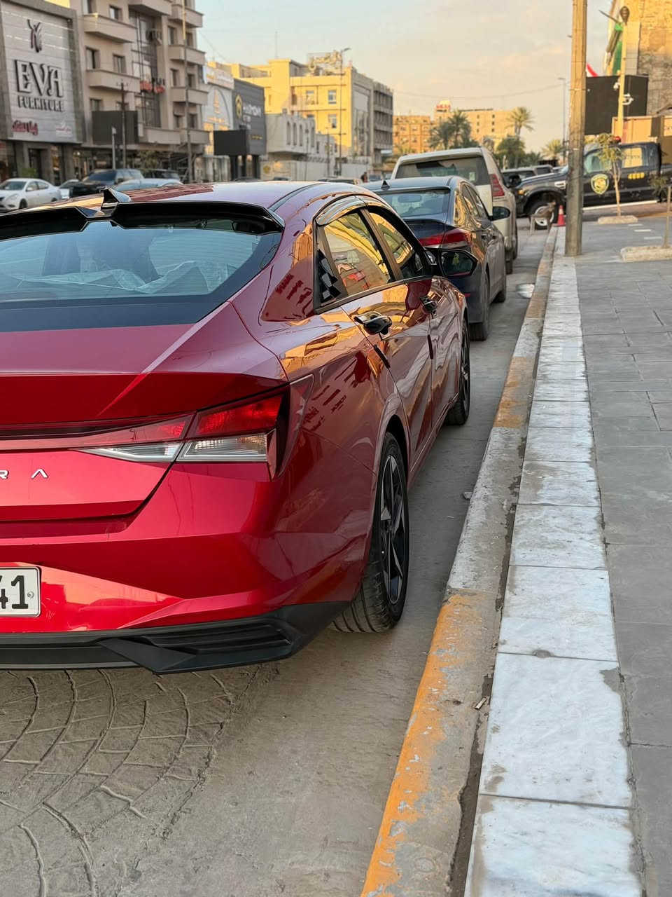 للبيع: هيونداي النترا 2021 (وارد أمريكي)
سيارة بحالة ممتازة جداً وبدون تبديل أي قطعة (ليبل واحد بالكامل).
 * الموديل: 2021
 * الفئة: نص فول
 * المواصفات: بصمة-مود درايف 3 انظمت قيادة-رادارات-تحديد مسار-نقطة عمياء 
 * حالة البودي والضرر:
   * ضرر أمريكا: حافة البنيد فقط
   * / تعديل في العراق: تعديل بارد بسيط (مقدار شبر) تحت قبق البانزين
   * تنبيه: جميع القطع أصلية ولم يتم تبديل أي قطعة بالسيارة (ليبل واحد)
 * المكان: بغداد
 * السعر: 133 ورقة ($13,300) وبيها مجال
للتواصل والاستفسار: ‏***********‏
