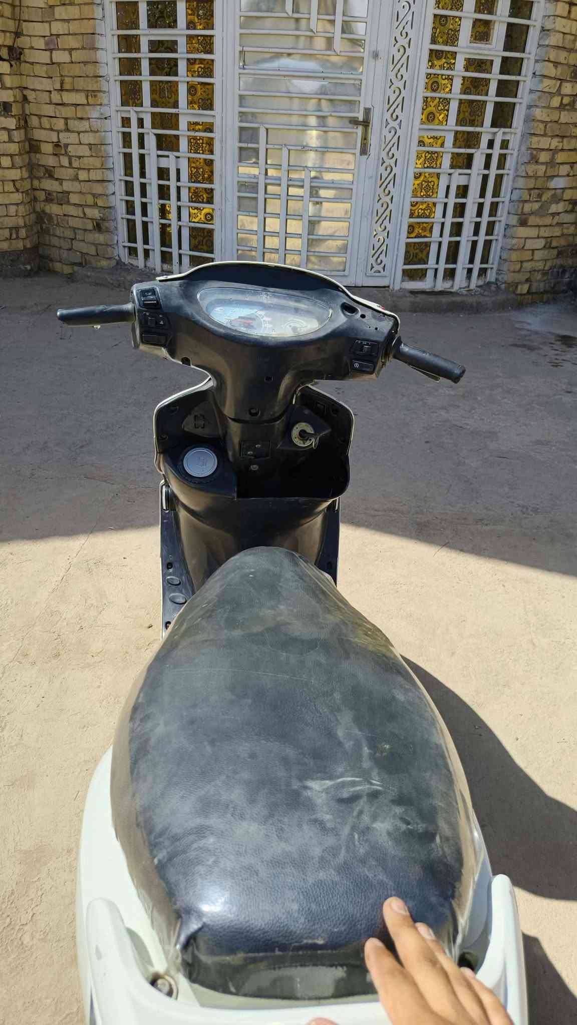سلام عليكم  شباب درا جة  مديل 15 نضيفه درجة  وحلوه درجة  شلعه فول سعر خاص نتصل عله، قم ***********

