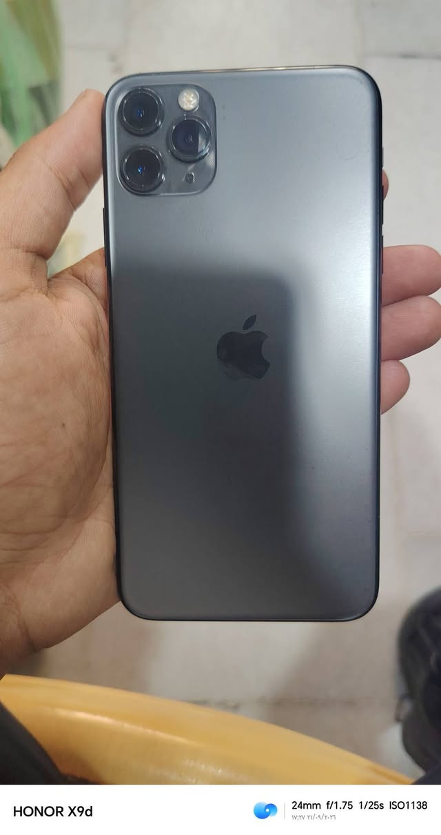 ايفون 11 برو ماكس غير داخل للصيانه هوه وكارتونه مالته موجوده كامل ملحقاته سعر اتصل ع رقم ***********

نص مكتوب في الصور:
- ٥١٢ غ.ب.
- ٤٩٤,٠٣ غ.ب.
- حالة البطارية والشحن رسالة مهمة حول البطارية حالة بطاريتك متدنية جدًا. يمكن أن يبدل أحد مزودي خدمة Apple المعتمَدين البطارية لاستعادة الأداء والطاقة القصويين. العثور على خيارات الخدمة... الحد الأقصى للقدرة ٧١٪ هذا قياس لقدرة البطارية مقارنة بقدرتها عندما كانت جديدة. قد تتسبب القدرة المنخفضة بتقليل ساعات الاستخدام بين عملية الشحن والأخرى. أقصى قدرة للأداء ستساعد الأنظمة المضمنة في النظام والمكونات في تخفيف آثار الأداء التي قد تلاحظها أثناء التقدم الكيميائي في عمر بطارية iPhone. شحن البطارية المحسن للحد من استنزاف عمر البطارية، يتعلم الـ iPhone من عادات الشحن اليومية، بحيث ينتظر ولا يتجاوز ٨٠٪ حتى يحين موعد حاجتك إلى استخدامه.
- HONOR X9d 24mm f/1.75 1/100s ISO353 ١٧:٢٧ ٢١/٠٩/٢٠٢٦
- HONOR X9d 24mm f/1.75 1/25s ISO1138 17:27 21/09/2026