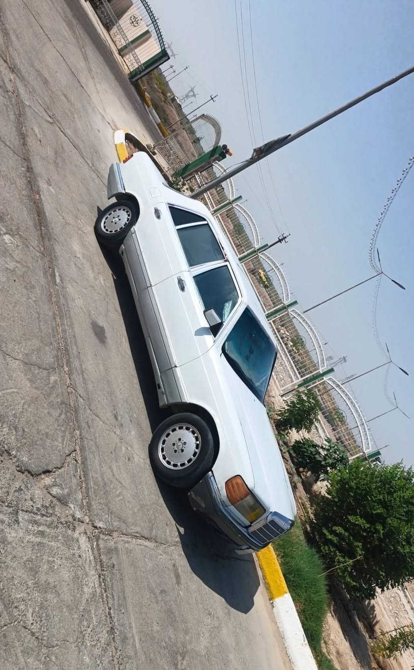 السلام عليكم مارسدس رئاسي للبيع مديل 1988 رقم بصره سنويه ل 2028 محرك VVT3000  أبو الاكلاص كير محرك خير من الله كشنات كهربائي ستيرن كهرباء دبل هورن  السعر 32$ المكان البصره قضاء القرنه ***********
