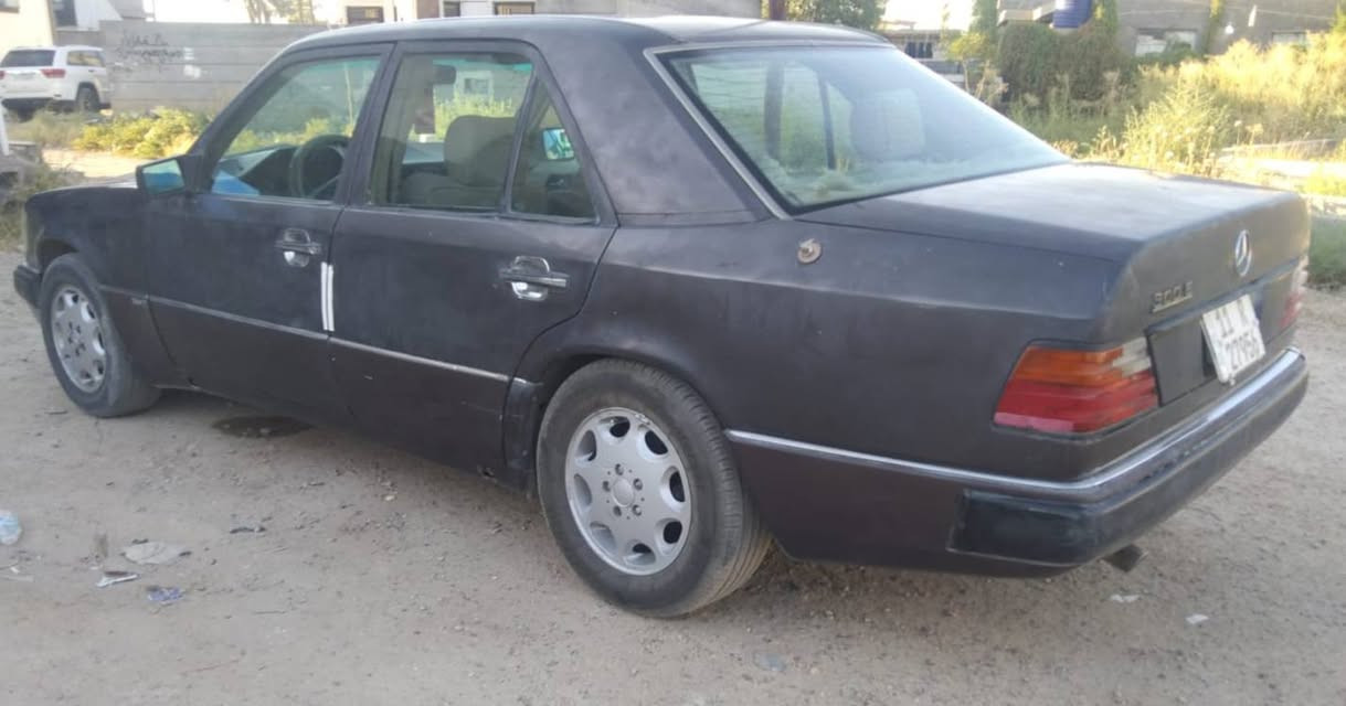 للبيع مارسدس موديل ١٩٩١ محور كير ومحرك VVT تبريد سنويه ورقم جديده بأسمي كهربائيات كلها شغاله نقص كشنات رادلهن ترتيب مكاني بغداد ناحيه الرشيد سعرها ٤٢ وبيها مجال ***********
