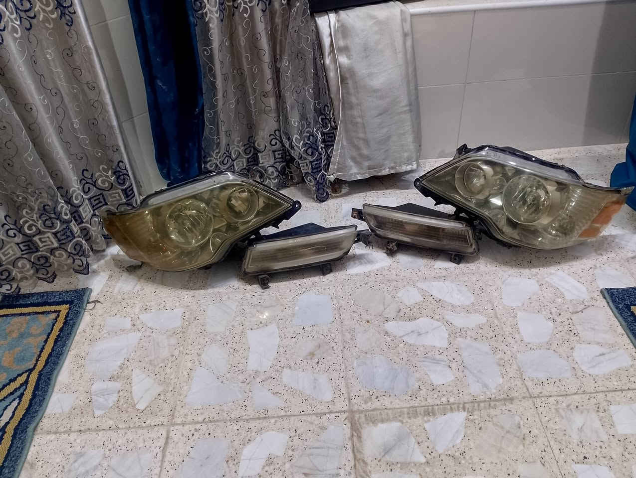 سلام عليك بقلايه للبيع مال جنبي اجوان قلاب اثنين اتصل مكان بغداد جسر ديالى القديم ***********
