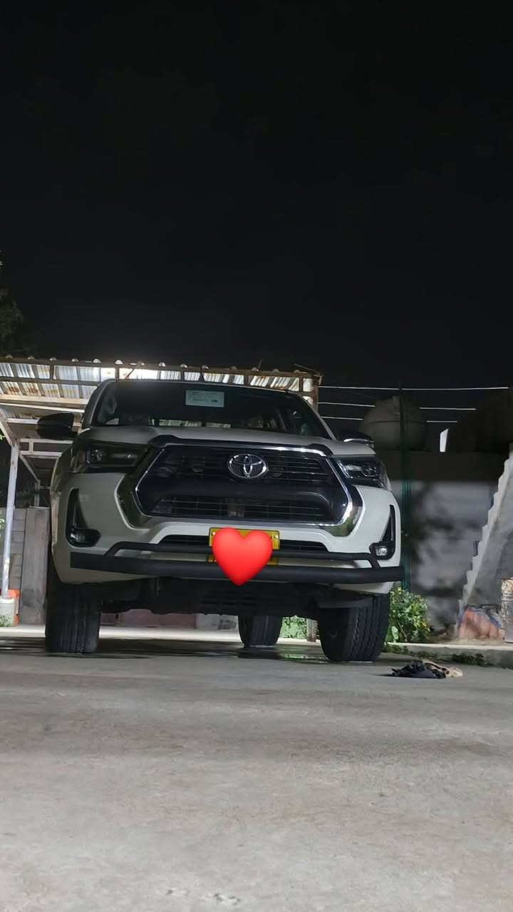 السلام عليكم للبيع تيوتا هايلوكس v6موديل 2021  رقم اربيل  للاتصال  ***********
