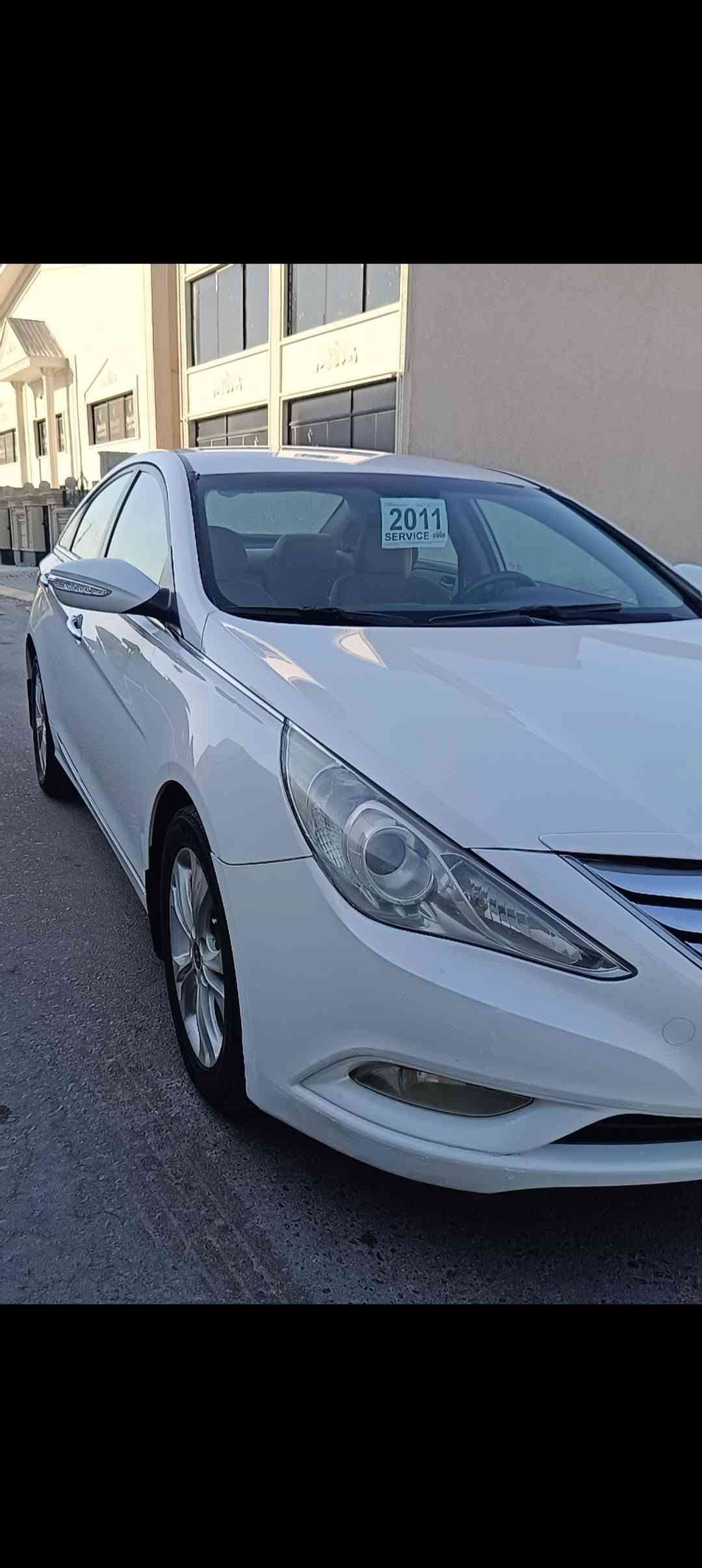 السلام عليكم سياره للبيع سوناتا خليجي 2400 مكفوله من الصبغ سياره سنويه جديده محرك ما مفتوح ***********
