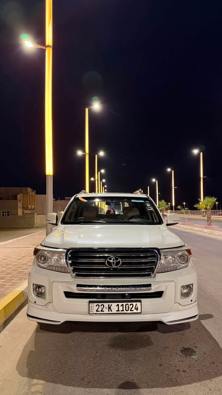 سلام عليكم 
لاندكروز ٢٠١٠ للبيع
سياره كلش نضيفه وحيل مداريها
سياره بدون صبغ فقط حافه الباب خلف السايق
وبارد بدايه البنيد بدون قطره صبغ
تجي شاشه وسطيه بلاديه
حساسات خلفيه
سنويه بأسمي تحويل مباشر
عنوان الأنبار الرمادي
تفاصيل اكثر ***********
