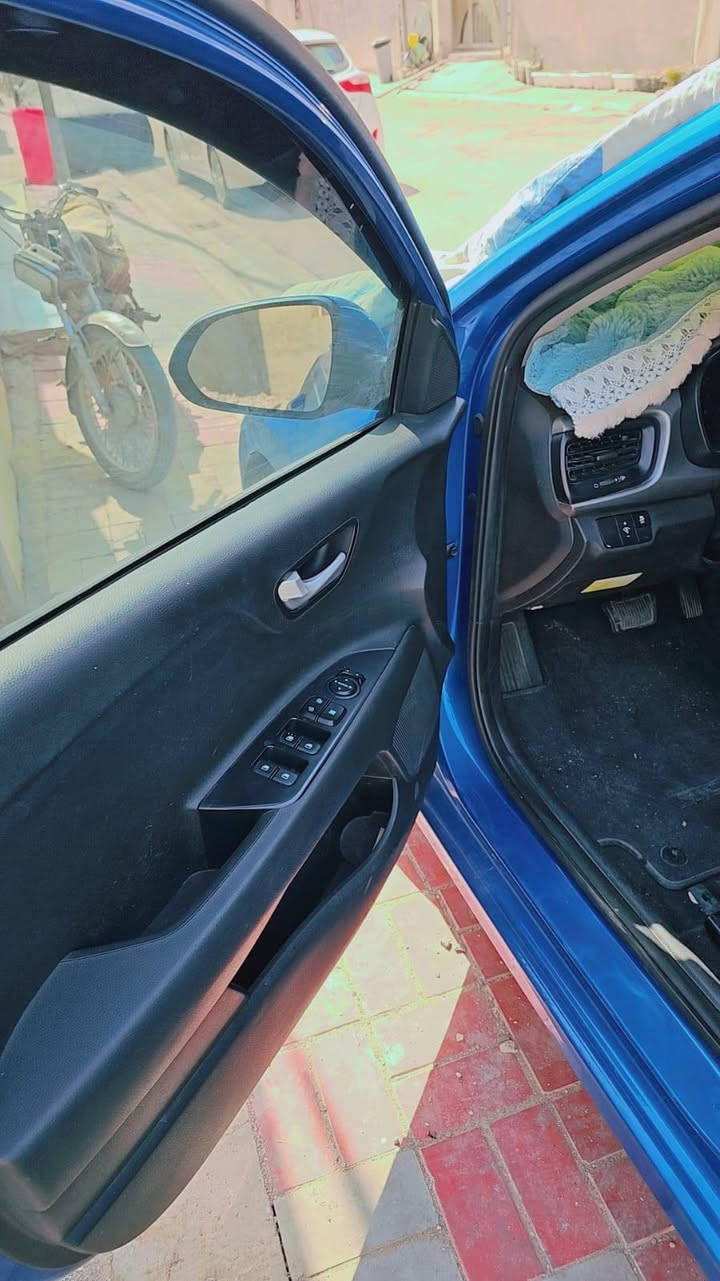 ريو للبيع 
موديل ٢١ 
ماشيه ٤٨
جديده
السعر.  ١٠٠ 
اي استفسار  اتصل ع صاحب السياره 
***********
مكانه كربلاء 
محرك ١٦٠٠ دبل نوزل  يعني انسه صرف بانزين
