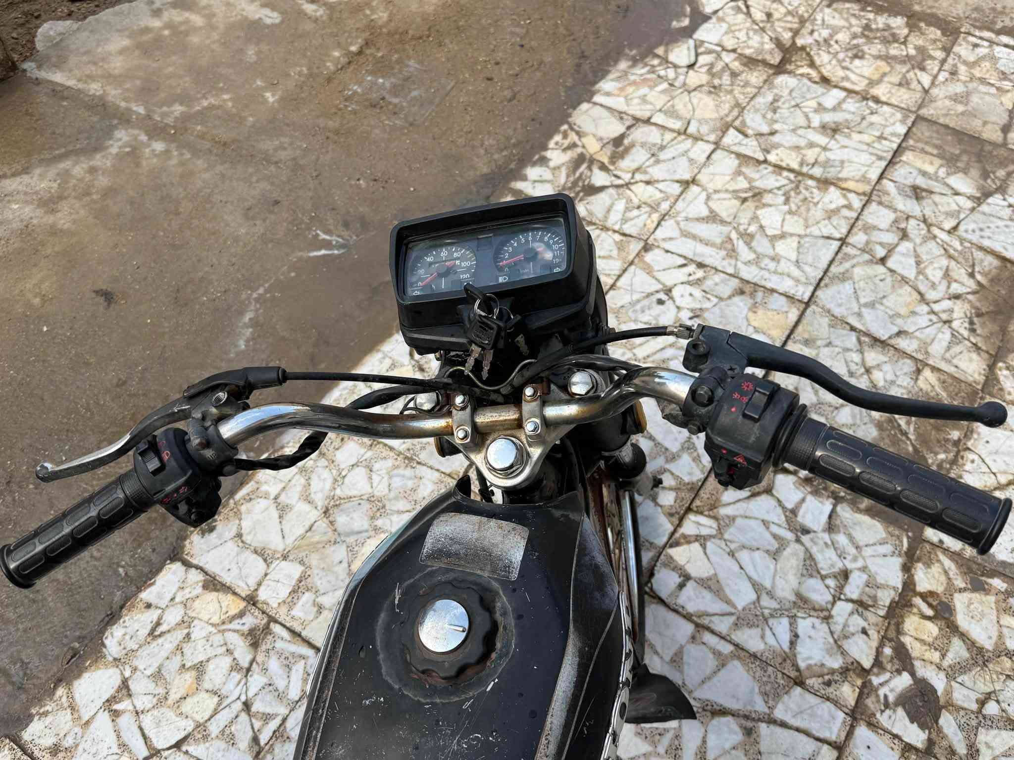 ٥كير • ياباني • اوراق