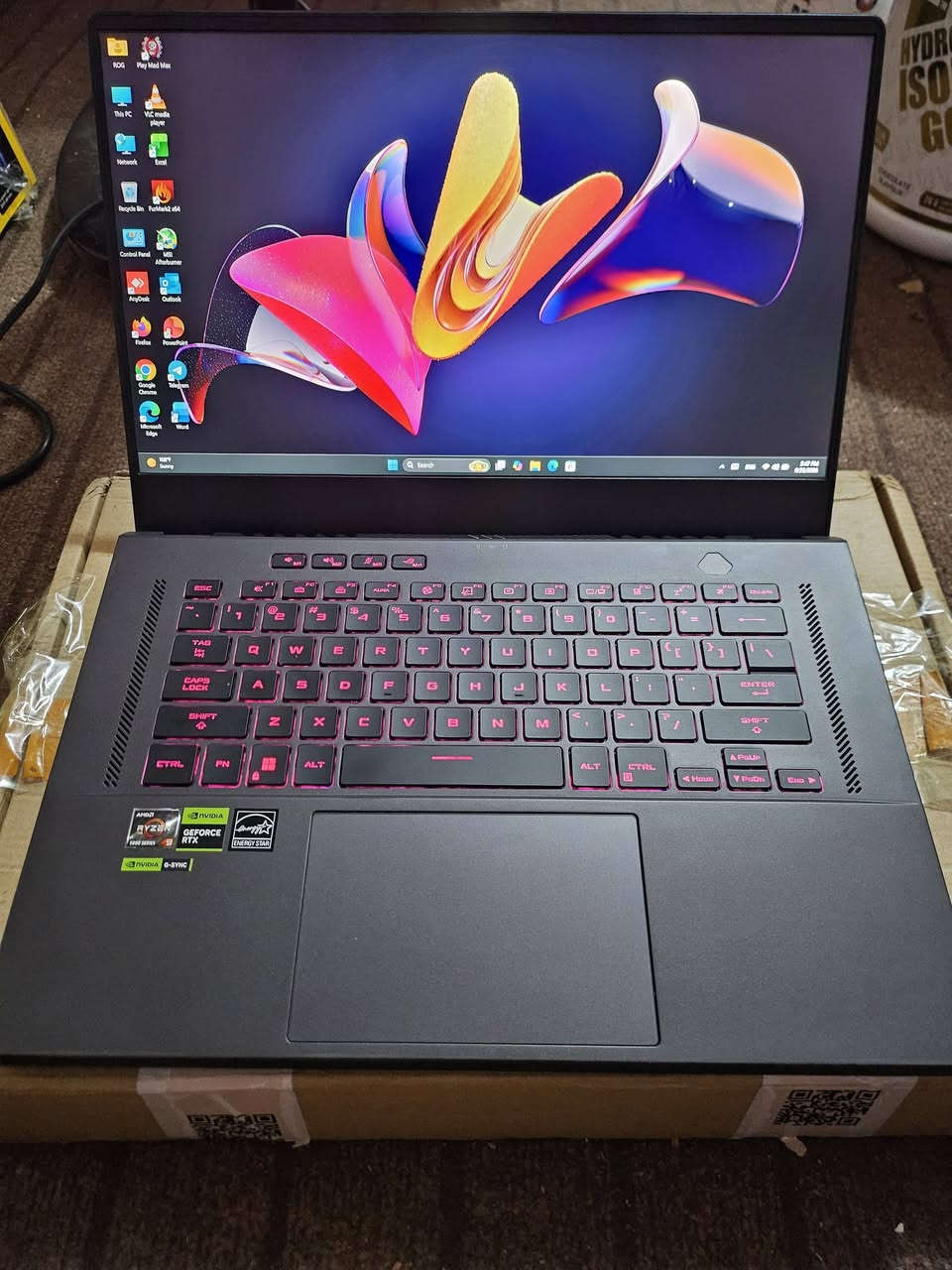 للبيع لابتوب اسوس  Rog zephyrus g15 
لابتوب انيق جدا  من اسوس 

المواصفات 
Ryzen 9 5900hs 
Ram 16gb 
Rtx 3070 8gb 
Ssd nvme 1tb 
Screen 2k 165hz
كيبورد full RGB 

لابتوب قوي بل العاب  وبرامج المونتاج الضخمة 
نضيف جدا  كما موضح في الصور استخدام خفيف 
توصيل  موجود 
سعر مليون و 350 الف 
رقم ***********

نص مكتوب في الصور:
- Find a setting
- System > About
- Storage
- 954 GB
- 93 GB of 954 used
- Graphics Card
- 8 GB
- Multiple GPUs installed
- Installed RAM
- 16.0 GB
- Speed: 3200 MT/s
- Processor
- AMD Ryzen 9 5900HS
- with Radeon Graphics
- 3.30 GHz
- DESKTOP-EAMPOKP
- ROG Zephyrus G15 GA503QR_GA503QR
- Rename this PC
- Device specifications
- Copy
- Device name
- AMD Ryzen 9 5900HS with Radeon Graphics
- (3.30 GHz)
- 16.0 GB (15.4 GB usable)
- Device ID
- 95BEA4F2-5B51-4CCA-A727-53C73A780762
- Product ID
- 00326-30000-00001-AA743
- System type
- 64-bit operating system, x64-based processor
- Pen and touch
- No pen or touch input is available for this display
- Related links
- Domain or workgroup
- System protection
- Advanced system settings
- Windows specifications
- Edition
- Windows 11 Home
- Version
- 23H2
- Installed on
- 6/17/2026
- OS build
- 26200.7462
- Experience
- Windows Feature Experience Pack 1000.26100.275.0
- Search
- ENG