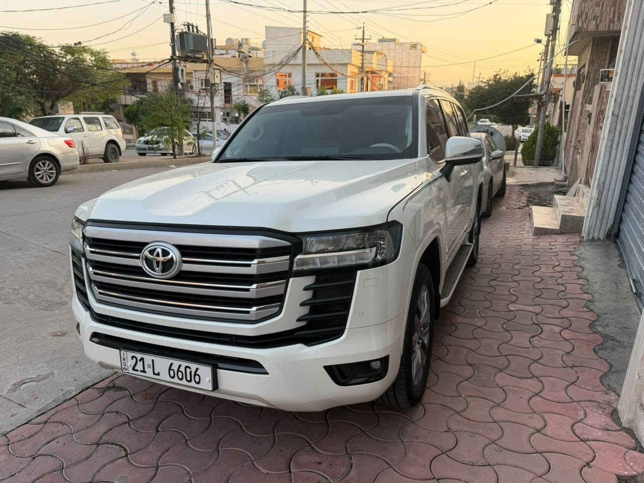 لاندكروزر تون • ٢٠٢٤ • ممشا ٨٠٠٠٠