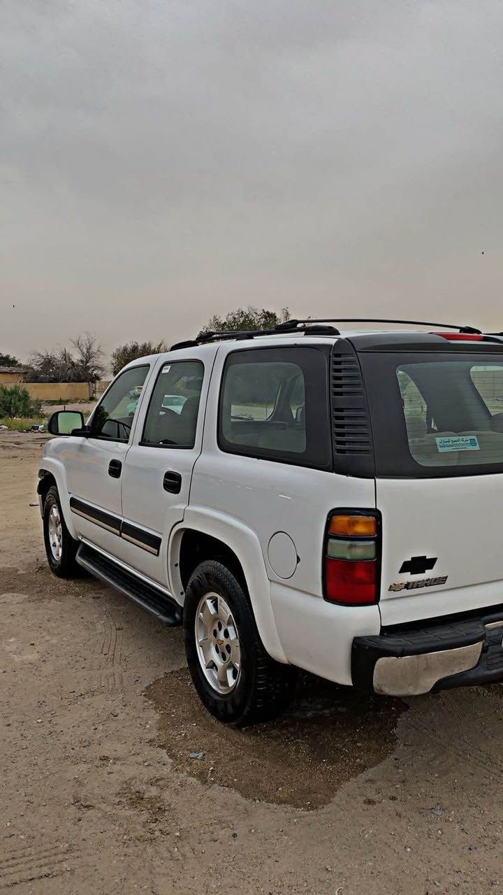 السلام عليكم ***********
للبيع شفر تاهو 2005 خليجة كفالة من ضربه والفتح وبيها صبغ اثر تكشير مكانات صغيرة تخم تاير وبطارية جديدة حدادة تدفة وتبريد سيارة جديدة بمعنى الكلمة ومعروفه السيارة بنظافتها وسعرها 145 وبيها مجال حك الجية سنويتها 2030 بسمي 
محركها 5300 محرك وكير كفالة او مراوس حسب القناعة 
***********
*********** الزبير, البصرة
