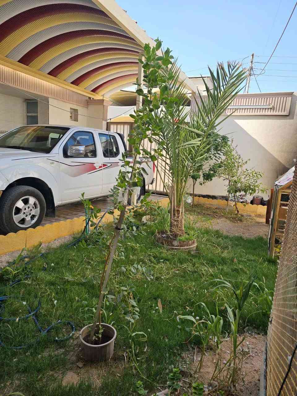 🏡 بيت للبيع – فرصة مميزة للسكن 🏡

📐 المساحة: 200 متر مربع
📜 النوع: طابو زراعي عراقي – سند 25
✅ وكالة ونسخة من الطابو متوفرة

مواصفات البيت:

🔹 غرفتان نوم
🔹 ديوانية
🔹 صالة
🔹 مطبخ
🔹 صحيات داخلية وخارجية
🔹 كراج

✨ البيت شغل درجة أولى من جميع النواحي
✨ فارغ وجاهز للسكن مباشرة
✨ جميع الخدمات متوفرة

📍 الموقع:
البصرة – أبي الخصيب – السبليات الغربية
قرب تقاطع حي العسكري وشارع المحكمة
على طريق الصحراء مقابل معرض الراشد

🚗 شارع 10 متر
🚗 يبعد عن الشارع الرئيسي حوالي 30 متر فقط

💰 السعر: 130 مليون دينار عراقي
🔹 قابل للتفاوض مع الجادين

📞 للاستفسار:
أبو مهدي
***********

#عقارات_البصرة #ابي_الخصيب #بيت_للبيع #فرصة_سكن
