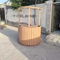 ميز للبيع يصلح جنبر عصائر او جاي  ويحتوي على مكان خزن وبيبان حديد ثقيل...