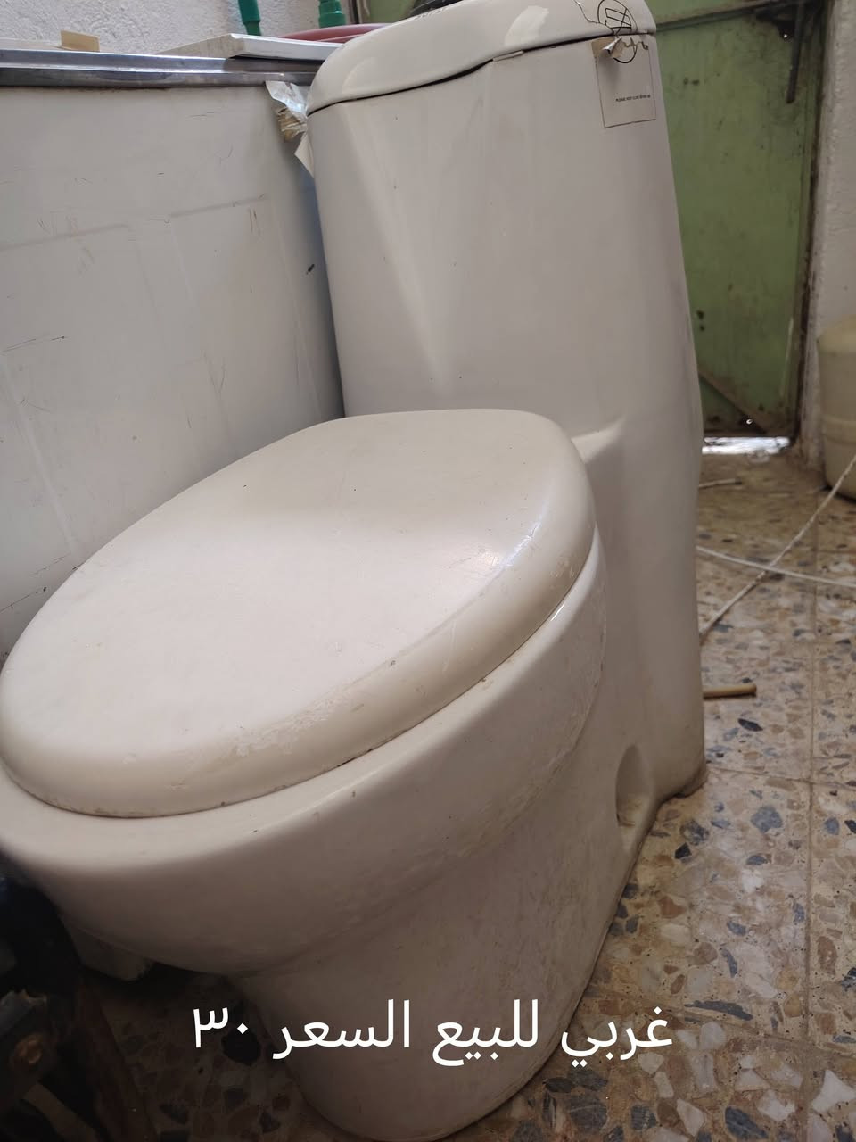 غراض مستعمله للبيع نضيفه النجف الميلاد قرب الملعب ***********
