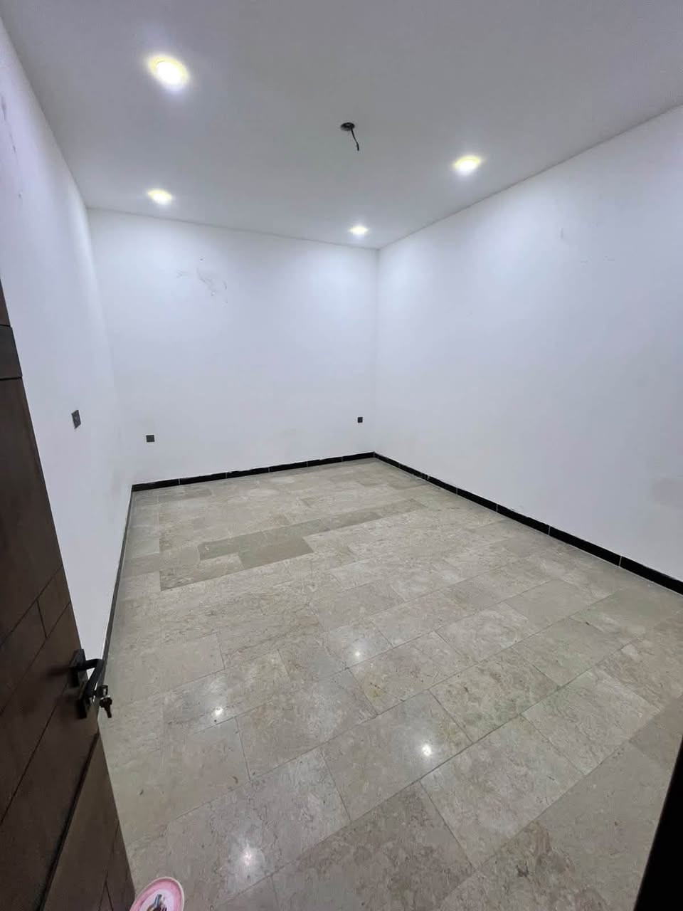 السيديه الضباط • ١٠٠م • ٤غرف