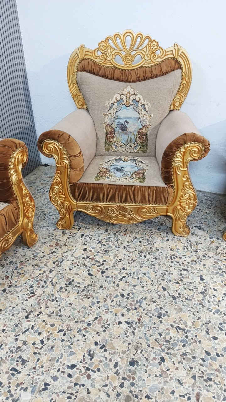 طقم ملكي • ١٠ مقاعد • نضيف جدا