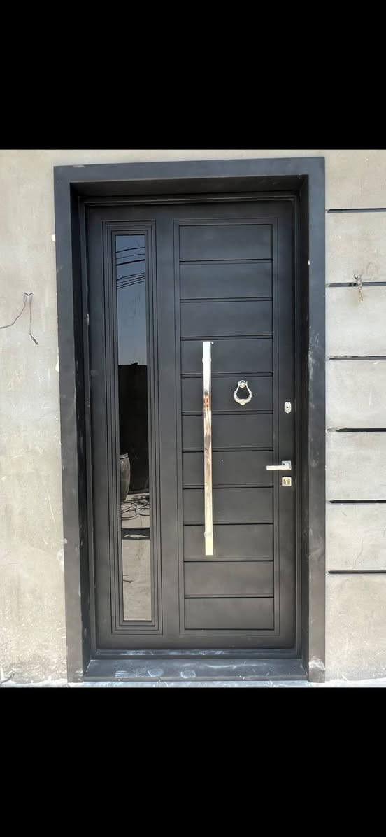 تجهيز بيوت • أبواب وشبابيك • درجة أولى
