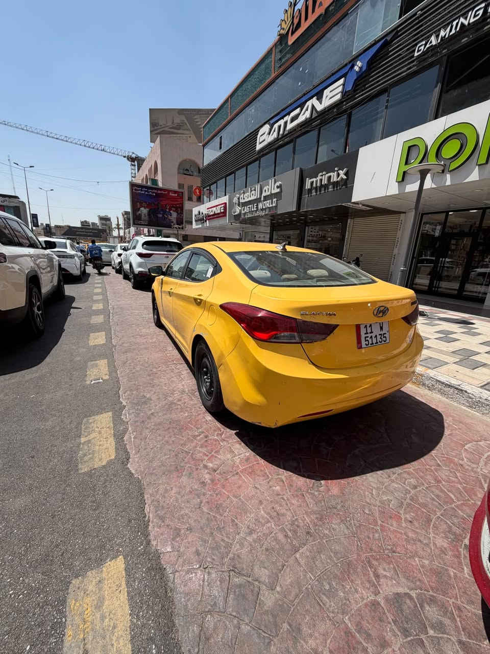 السلام عليكم
الانترا مديل ٢٠١٢ رقم بغداد باسمي 
السياره فول واحد على واحد 
السعر ٧٨ وبيها مجال 
العنوان بغداد 
رقم التلفون ***********
