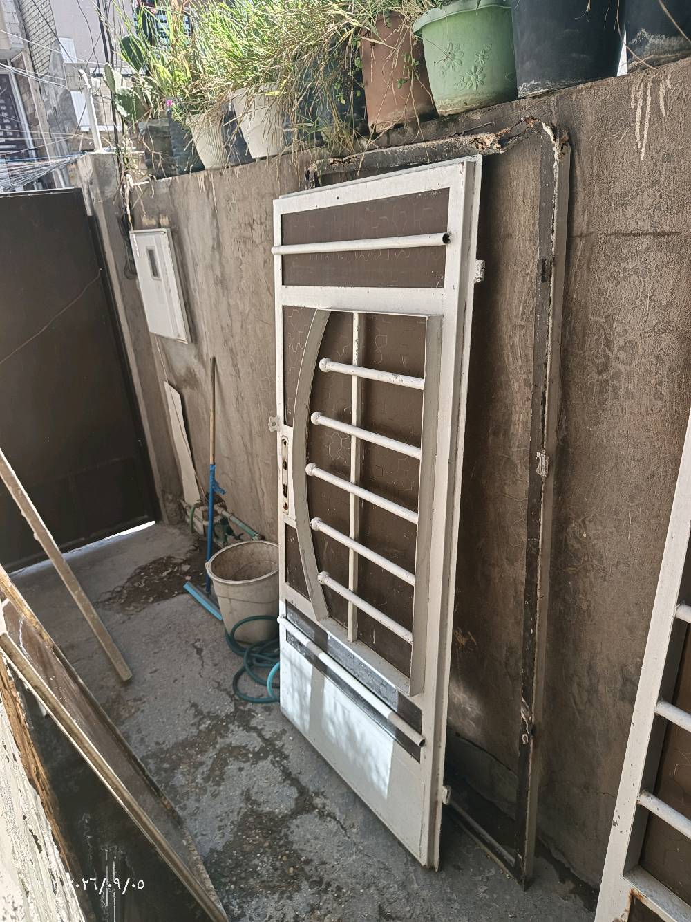 1. بابين مطبخ.. واحد واستقبال. 
2. السعر 350الف. 
3. الرقم هاتف ***********.
4. العنوان محافضه بغداد.. ابو دشير شارع الزيتون يم اسواق ماركت بغداد........