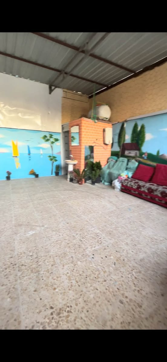بيت طابقين للبيع
المساحة الكلية 150 متر 
البناء 100
الكراج 50
4 غرف 
3 حمامات
مطبخ 
 {العنوان شارع ابو الدهن } 
***********

نص مكتوب في الصور:
- 12:33 23 يونيو، 2023 6:48 م تعديل
- 12:34
- تعديل
- 23 يونيو، 2023
- 6:48 م
- 12:34 23 يونيو، 2023 6:48 م تعديل
- 12:35 تعديل 23 يونيو، 2023 6:48 م